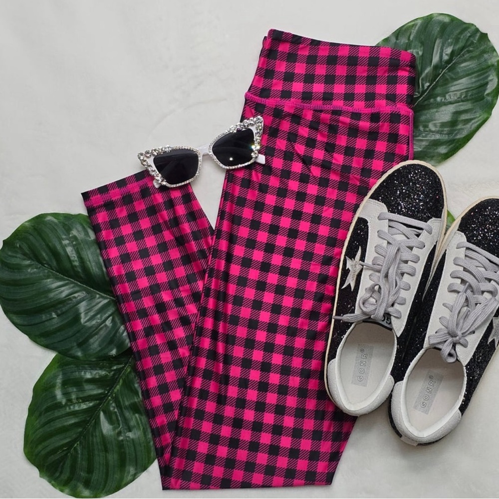 ✨NWT Stylish BUTTER SOFT CLOUD FLEX Black & Pink Plaid Patterned Leggings